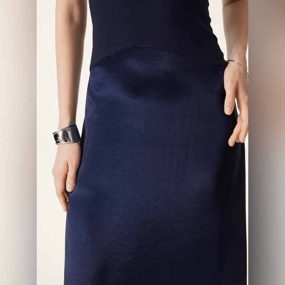 Milky Waves Acetate
Midnight Acetate Non-slip Strapless Midi Brami Dress - Picture 4 of 11